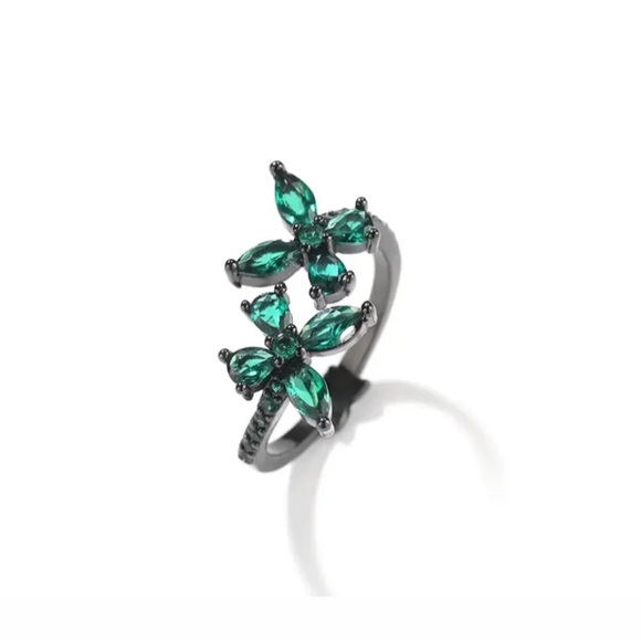 Butterfly ring